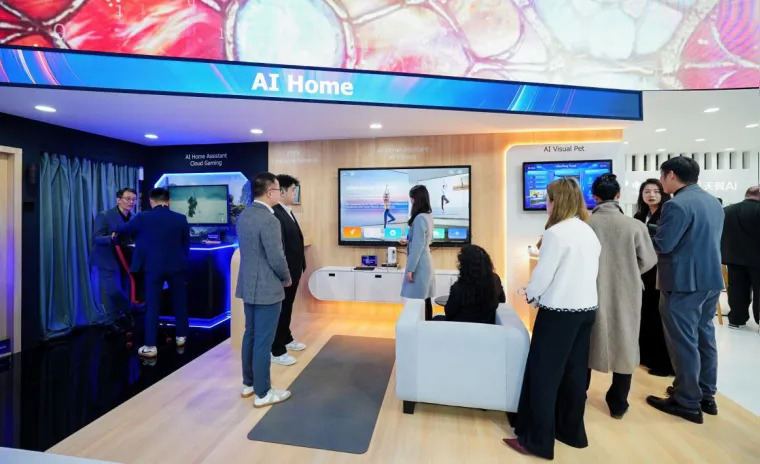 MWC25丨移动通信的“风向标”盛会中，中国电信打出AI“组合王炸”